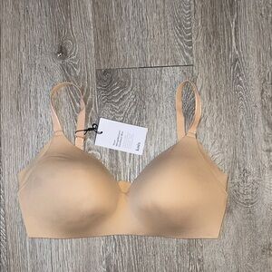 New nwt Knix wing woman bra warm sand size 6 contour bra